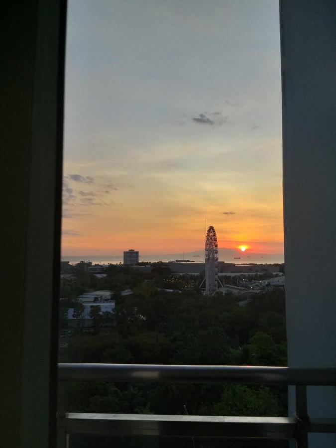 De Luxe, Standard And Studio Suites -The Breeze Residences-Close To Airport,Mall Of Asia, Us Embassy Manila Zewnętrze zdjęcie
