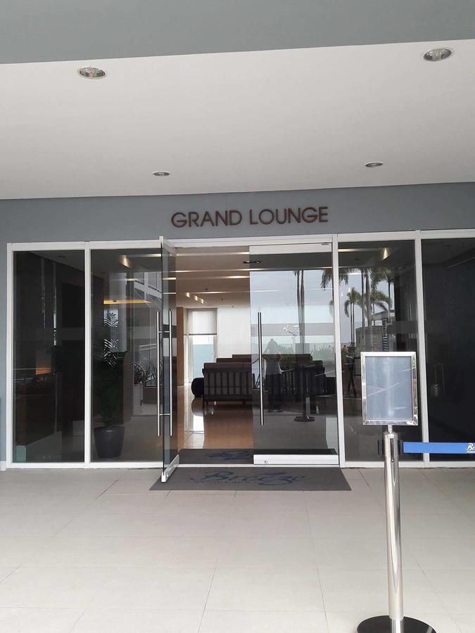 De Luxe, Standard And Studio Suites -The Breeze Residences-Close To Airport,Mall Of Asia, Us Embassy Manila Zewnętrze zdjęcie